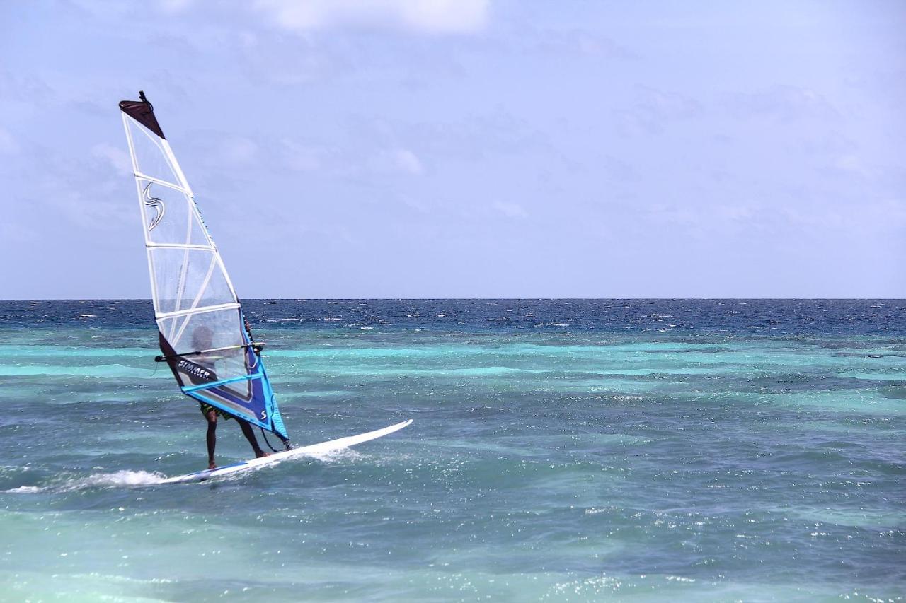 Kaani Beach Hotel At Maafushi Esterno foto
