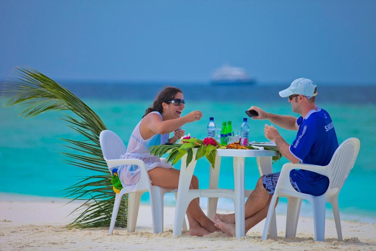 Kaani Beach Hotel At Maafushi Esterno foto