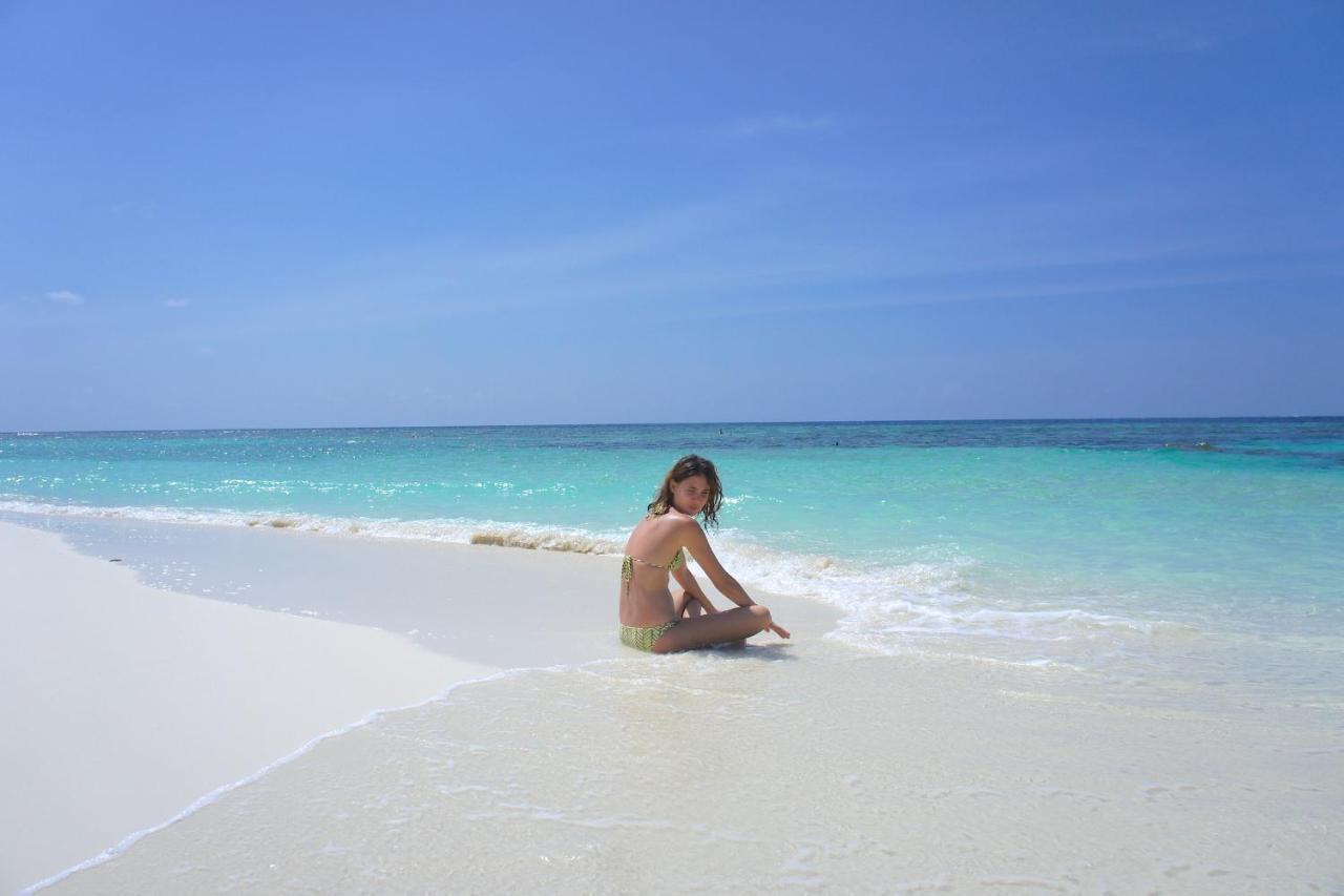 Kaani Beach Hotel At Maafushi Esterno foto