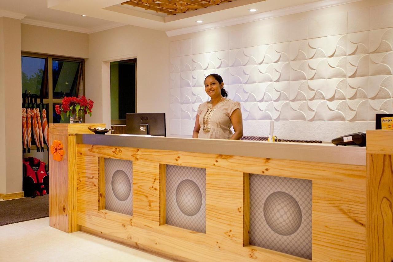 Kaani Beach Hotel At Maafushi Esterno foto