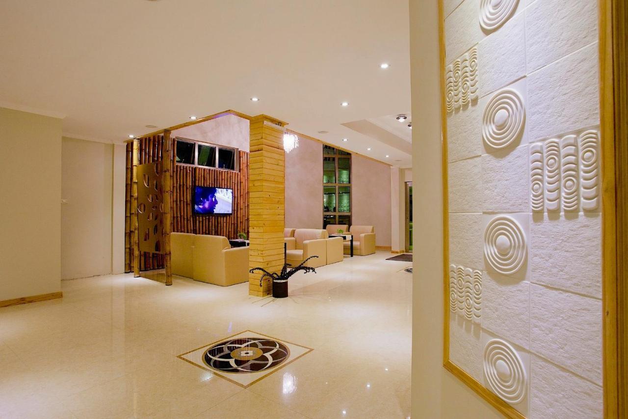 Kaani Beach Hotel At Maafushi Esterno foto